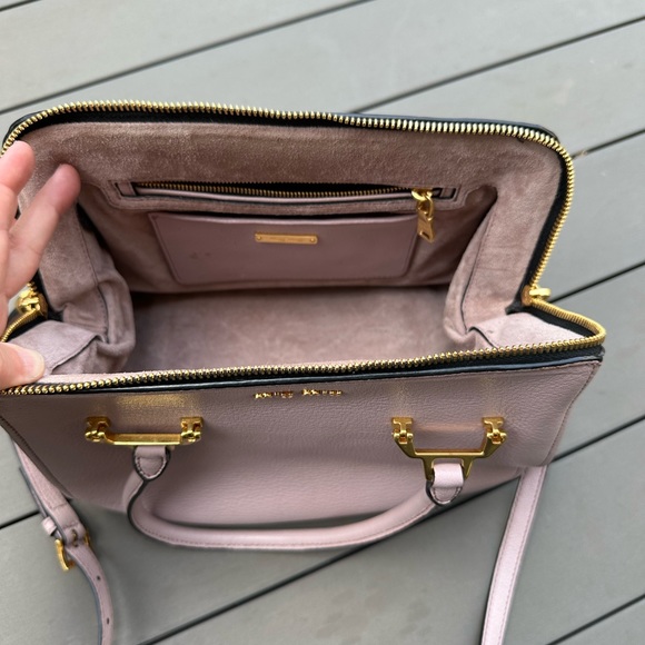 Authentic Miu Miu light pink handbag with authenticity card and dust bag - Picture 4 of 9